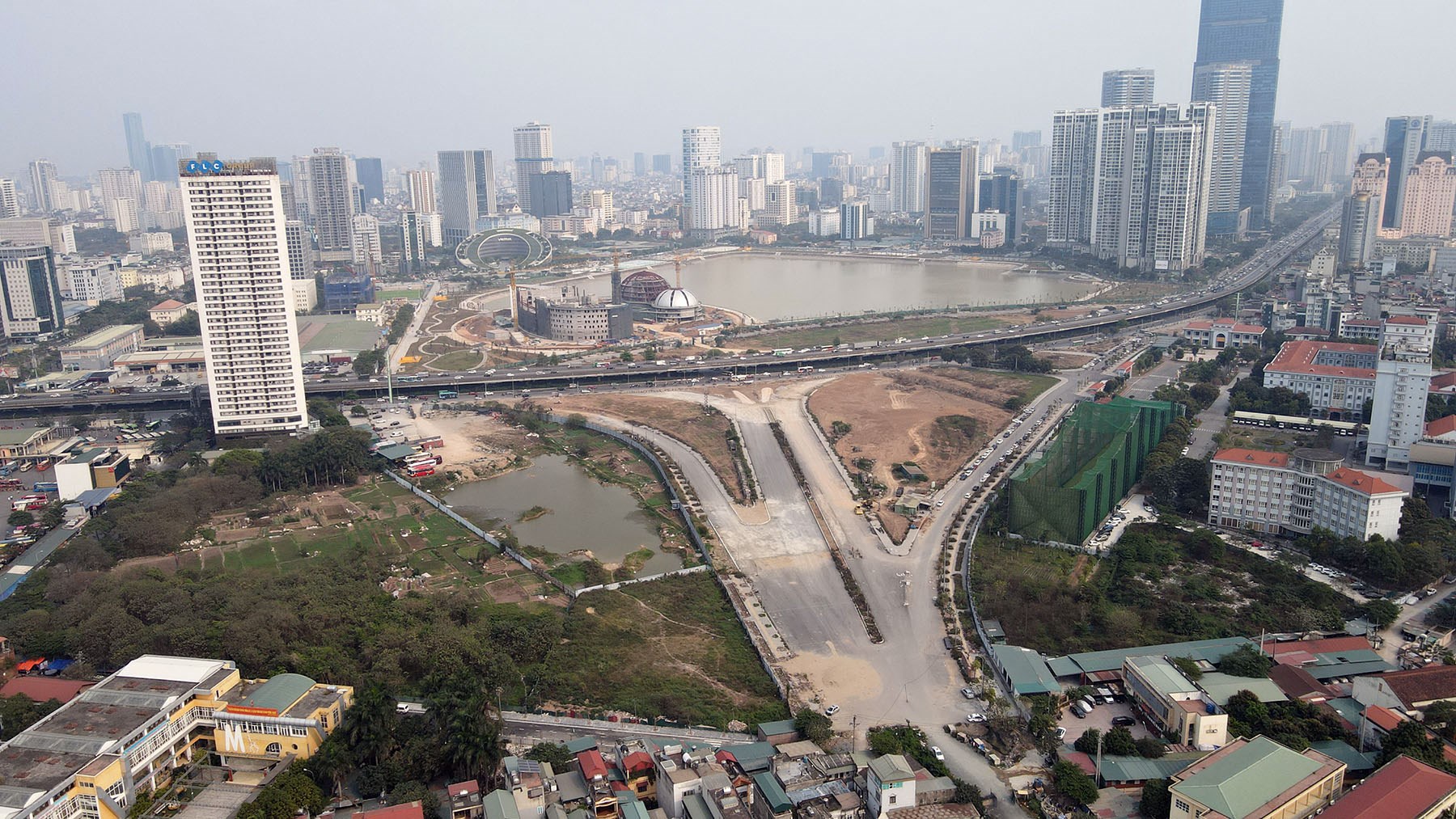 Cận cảnh đường nối Phạm Hùng - Lê Đức Thọ đang xây dựng ở quận Nam Từ Liêm