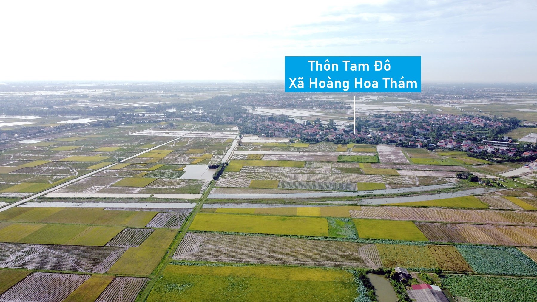 Toàn cảnh đường Tân Phúc - Võng Phan đang xây dựng qua huyện Ân Thi ...